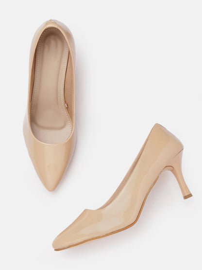 Beige slip-on pumps