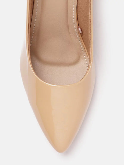 Beige slip-on pumps